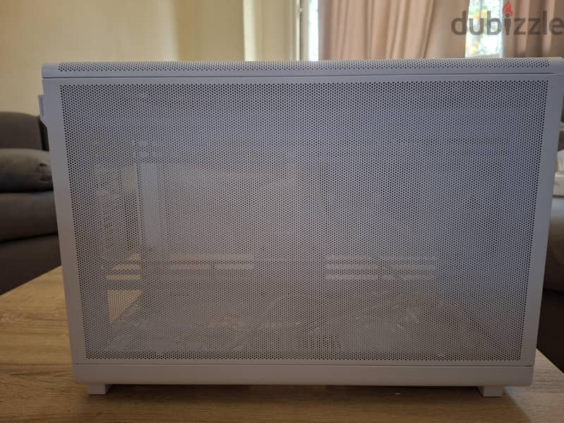 Lian li a3 case+ lian li vertical gpu mount pcie 4.0 1