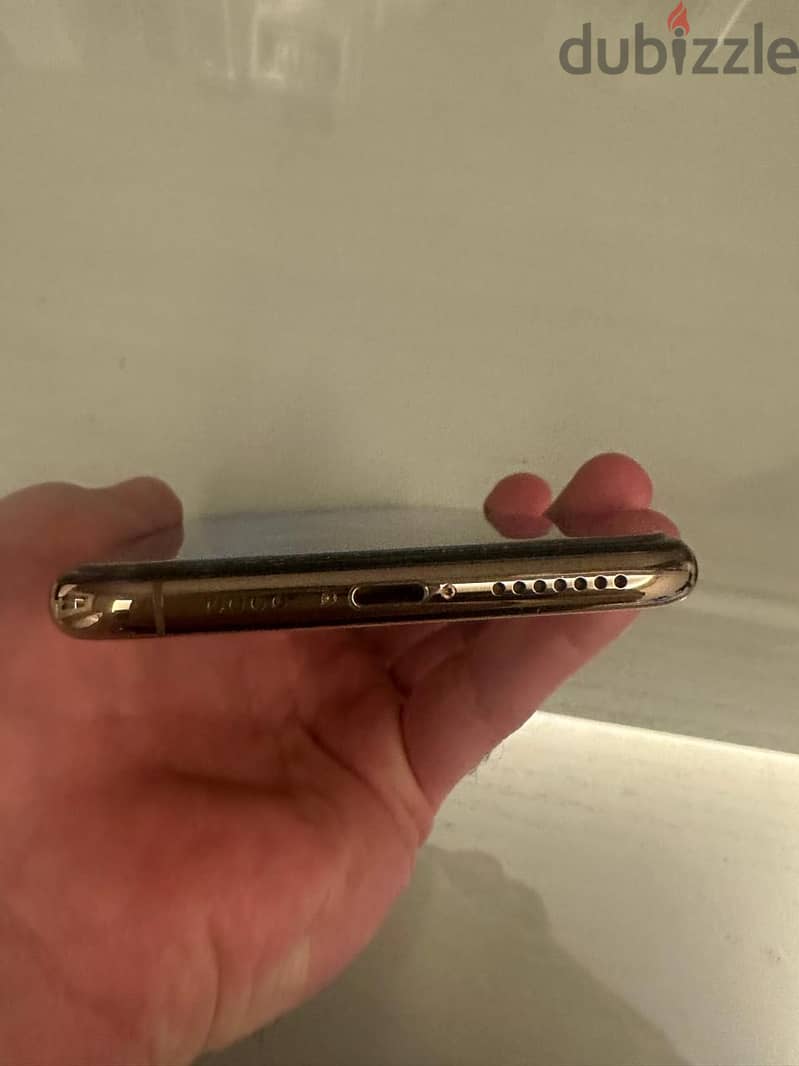 Apple - iPhone XS Max 2