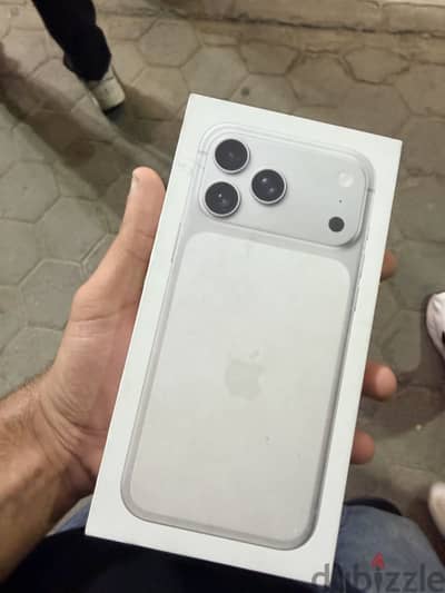 آبل - آيفون 17 برو ماكس
