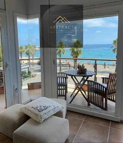 A chalet in the heart of the sea with panoramic views of the lagoons, hotel-style finishing, just a few steps to the beach, minutes from Marina 5