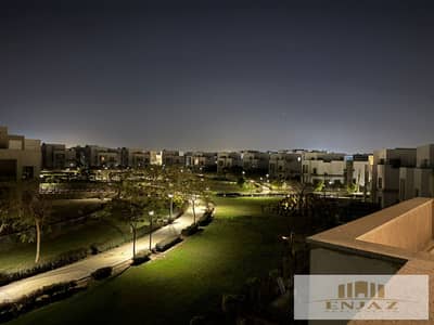 فيلا للإيجار في كمبوند وصال فيوز بموقع مميز داخل الكمبوند وإطلالة مباشرة على وايد جاردن.