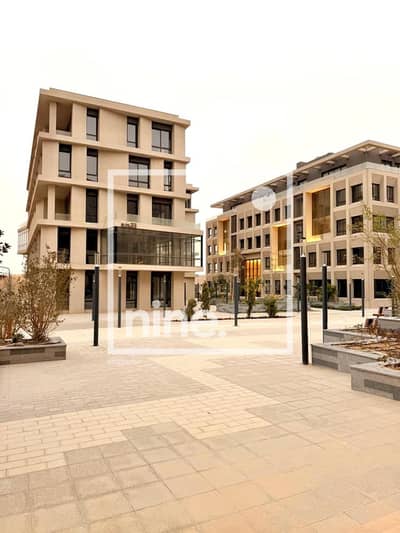A finished administrative office for rent—72 square meters, ground floor—in a prime location at District 5, Fifth Settlement, New Cairo. Rent: 72,000.