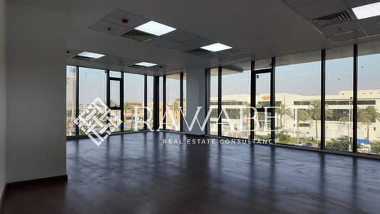 Office for Rent in Central Avenue Mall  A 90 sqm office is available for rent in Central Avenue Mall, ideally located next to Park Street and Capital.