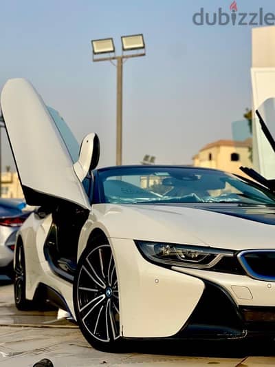 BMW i8 فابريكة بالكامل  حالة ممتازة