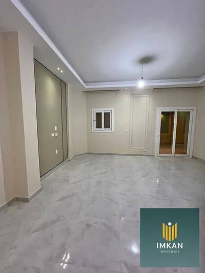 شقه للبيع 3 غرف بمقدم 5% بالتقسيط على 7 سنين متشطبه بالكامل تشطيب فندقي في كمبوند الجار Aljar في مدينة الشروق جنب الرحاب و المستقبل هليوبوليس valori