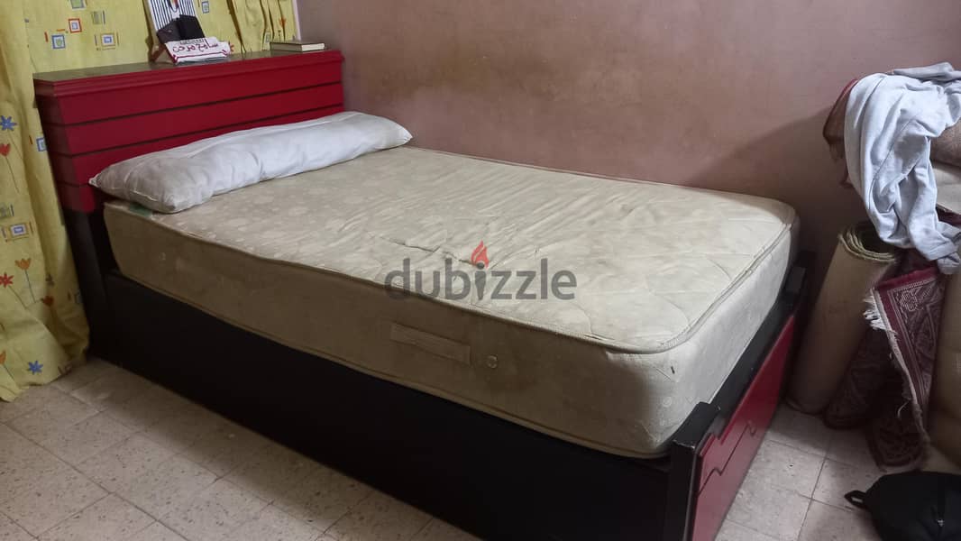 غرفة نوم كاملة (سريرين + مراتب + مخدات + كومودينو) خشب زان وكونتر 3