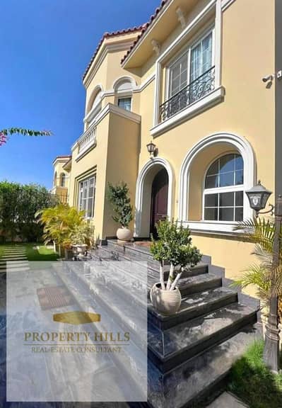 Villa 316 square meters, immediate receipt, in a vital location next to Sodic, only 30% required for contracting in a compound of villas only.