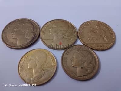 ١٥  عملة حالات ممتازة دول مختلفة برخص التراب