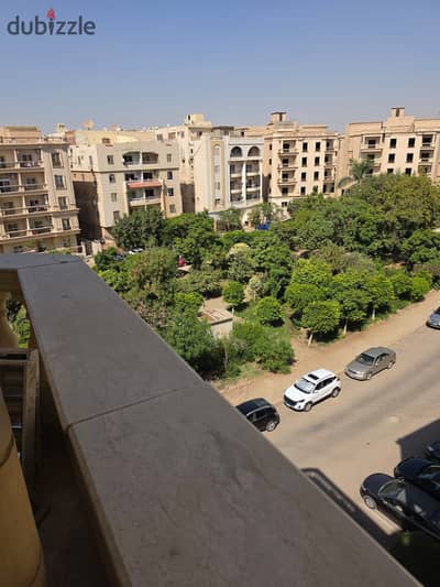Apartment for rent suitable for residential or administrative use in the fifth neighborhood overlooking a garden, fourth floor with elevator