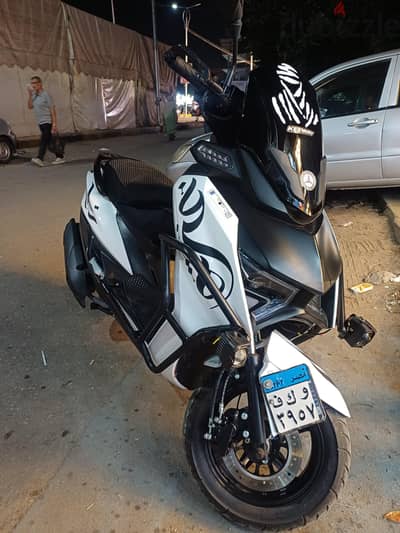 اسكوتر كيواي ماكسيموس 200cc