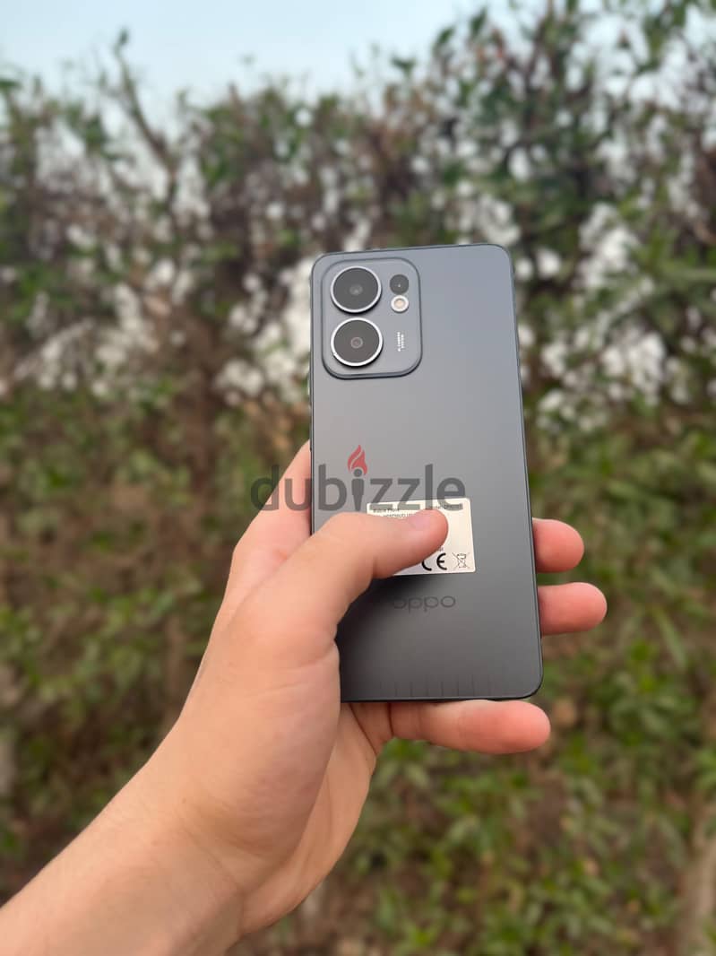 OPPO Reno13 F 3
