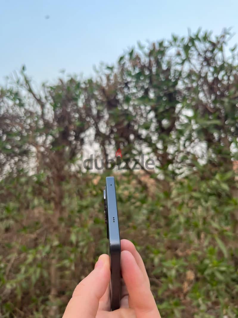 OPPO Reno13 F 4