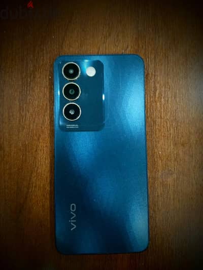 Vivo V30