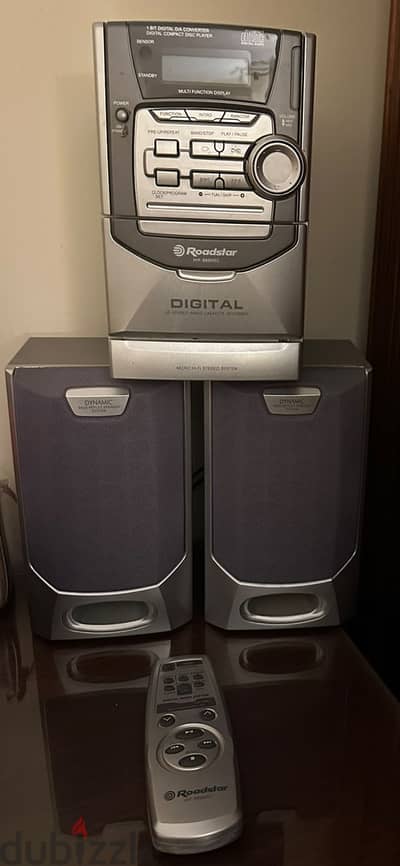 Roadstar CD / Cassette Player & AM/FM Radio – Excellent Condition