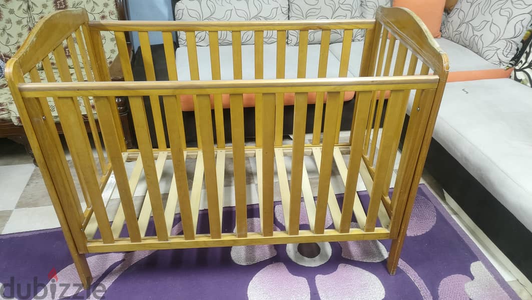 سرير أطفال خشب إنجليزي Takeley Cot – قوي ومتين – حالة جيدة 1