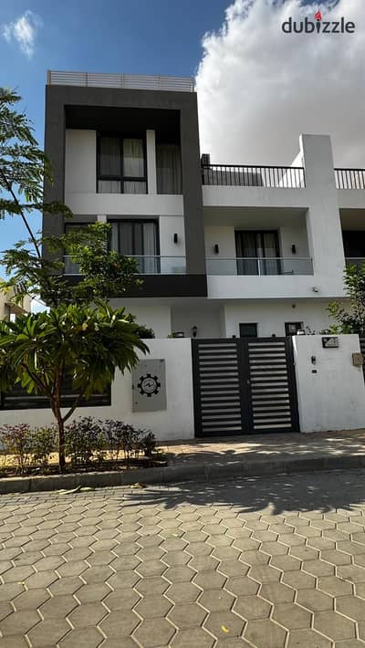Spacious Townhouse | 285 sqm BUA | 403 sqm Land | Landscape & Greenery View