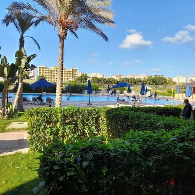 Chalet 120m Ground floor with garden, fully furnished, fully air-conditioned, direct view of the pool