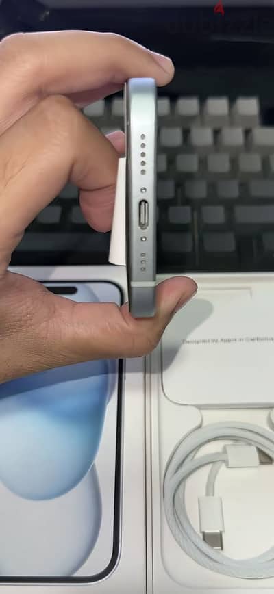 iPhone 15 Blue
