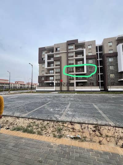 جنة 2 ، عمارة 75، شقة 11 ، تالت بلكونه ، اتجاه بحري غربي مطل بميل على البحرى و فيلات زاهيه