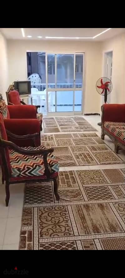 شقة مفروشة فرش جديد للايجار السنوي اسره أو عريس أو شركة 3 غرف نوم ريسبشن قطعتين مطبخ حمام الدور التاني علوي يوجد جميع المرافق مياه وكهرباء بالإسكندرية العجمي الكيلو21 بشاطئ النخيل بموقع متميز جدا