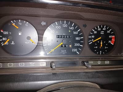 مرسيدس بنز 190 1993