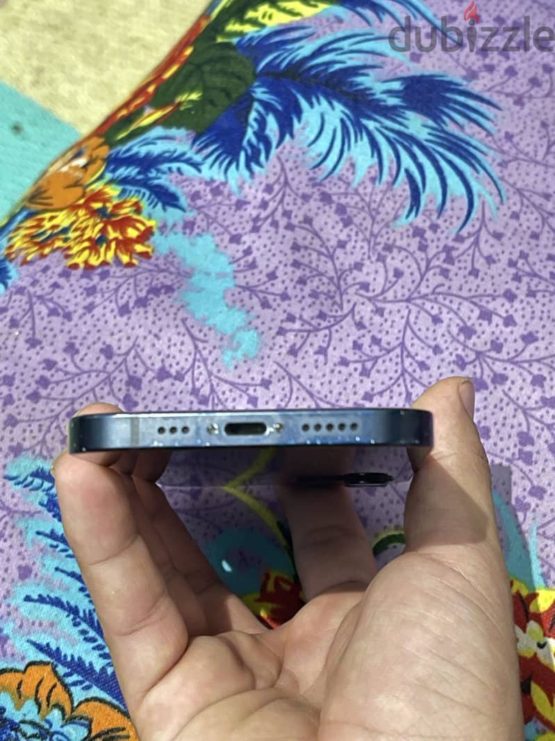 iPhone 12 4