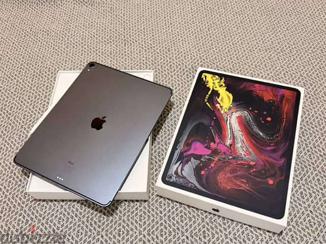Apple iPad Pro 12.9-inch (3rd Generation) – 256GB – Wi-Fi + Cellular + 3