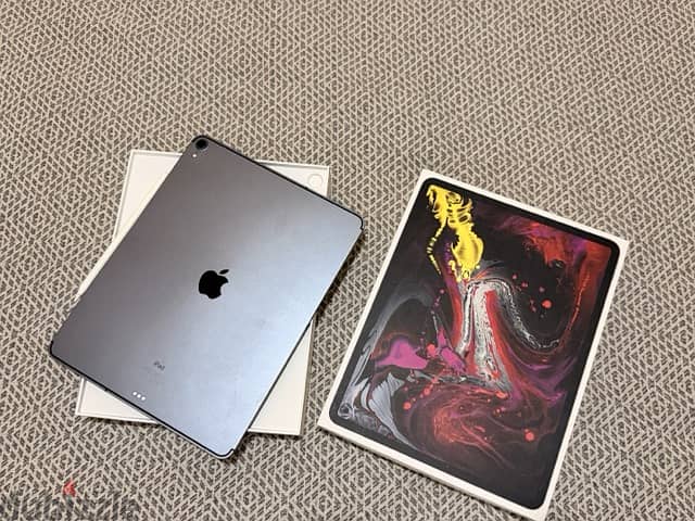Apple iPad Pro 12.9-inch (3rd Generation) – 256GB – Wi-Fi + Cellular + 4