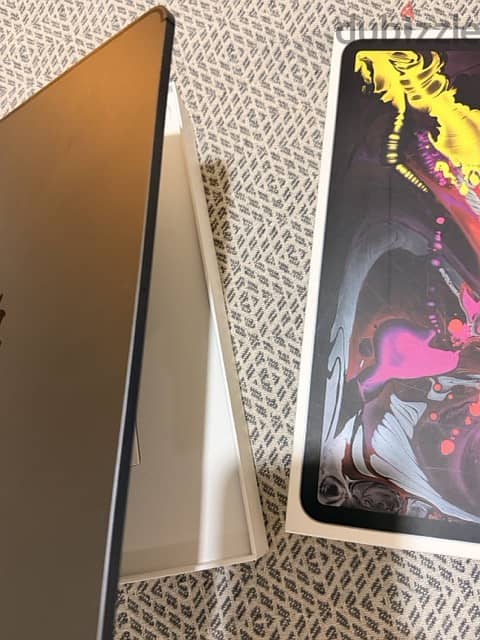 Apple iPad Pro 12.9-inch (3rd Generation) – 256GB – Wi-Fi + Cellular + 5