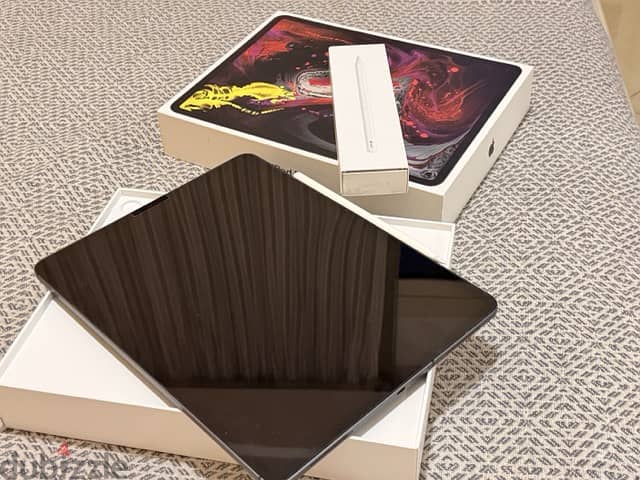 Apple iPad Pro 12.9-inch (3rd Generation) – 256GB – Wi-Fi + Cellular + 9