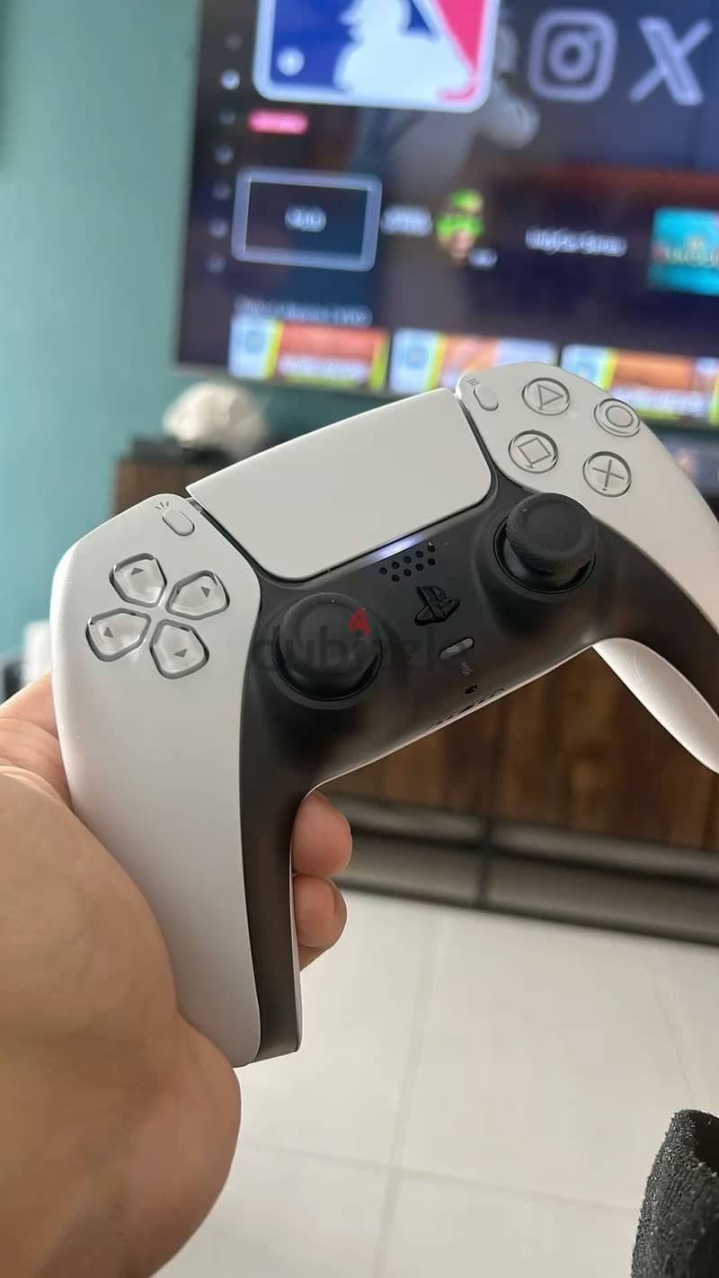 PS5 Dualsense Controller 1