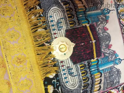 سجادة صلاة مزودة ببوصلة دولية رقمية