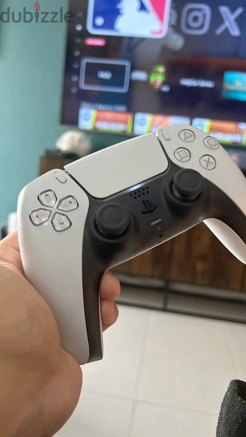 PS5 CONTROLLER 1