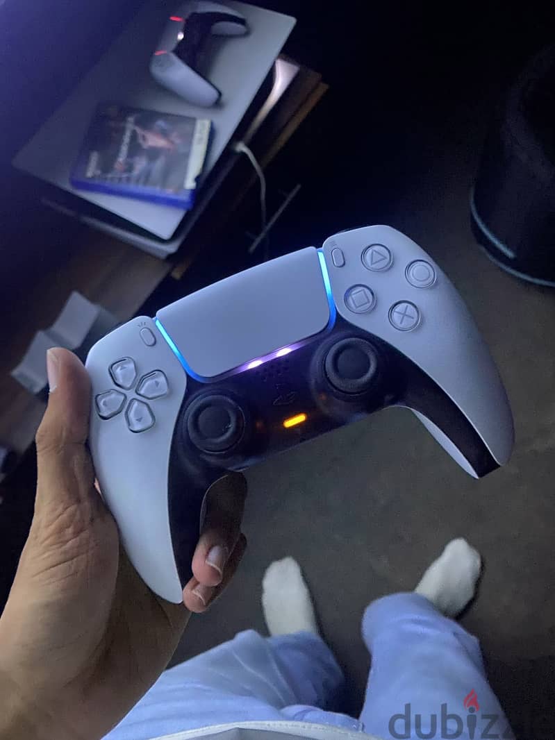 PS5 CONTROLLER 4