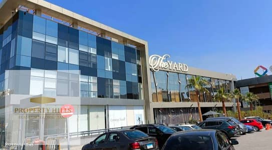 مطعم للبيع بجوار الرحاب وسعره بالتقسيط علي 6 سنين في اكبر مول في التجمع الخامس