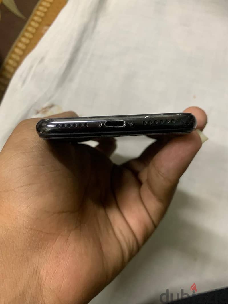 Apple - iPhone X 4