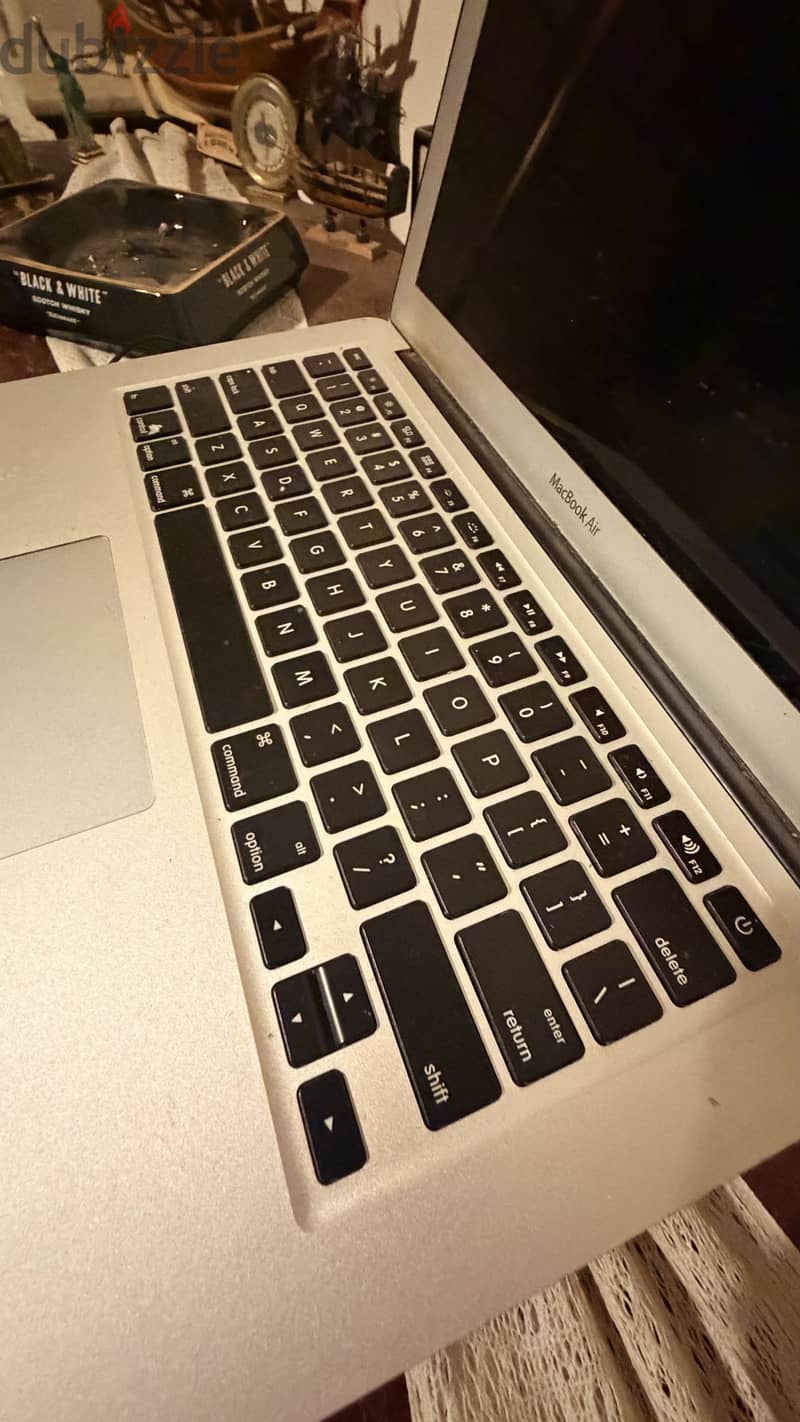MacBook Air 13-inch 2017 5