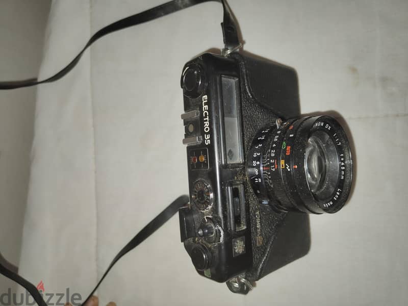 Yashica 1