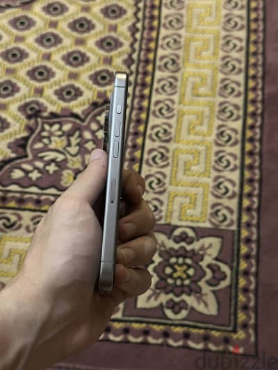 آبل - آيفون 15 برو