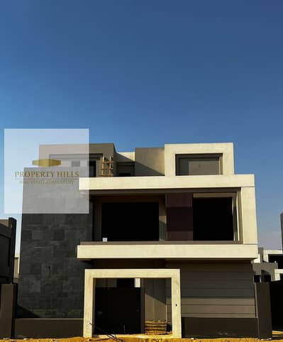 Villa at cash price in large garden in the patio town of the fifth settlement next to AUC