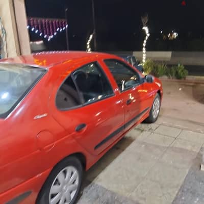رينو ميجان 1999