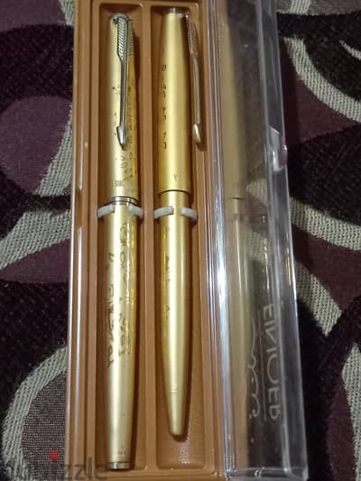"Vintage Veronic Gold-Tone Chased Floral Pen Set"