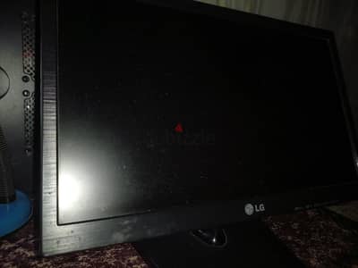 شاشة LG Flatron E1942C للبيع