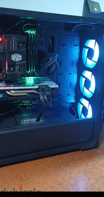كمبيوتر ألعاب قوي i7-9700K مع RX 580 8GB ورام 8GB وNVMe 256GB