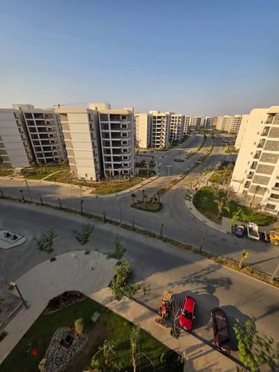 The best investment for an old  reservation for sale is Studio 67 m² in Noor City, with a privileged location within the project.