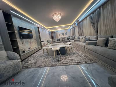 شقة VIP فندقية غرفتين و2 حمام بفيو النيل أمام شيراتون القاهرة | 3500 جنيه يوميًا