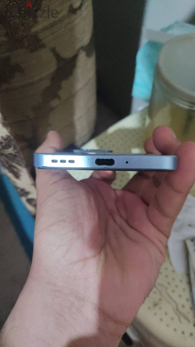OPPO Reno11 F 3