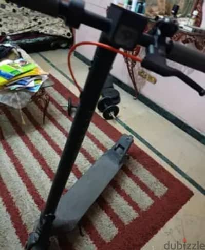 سكوتر كهرباء شاومي 4 ليت جين 2 للبيع بحالة ممتازة