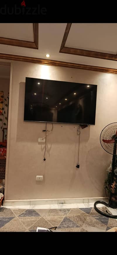 للبيع شاشه سامسونج 60 بوصه 4k موديل اي يو 8000 تحتاج تغيير بانل