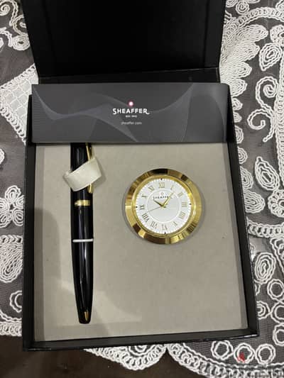 Sheaffer 300 Gift Set – قلم + ساعة مكتبية أصلية